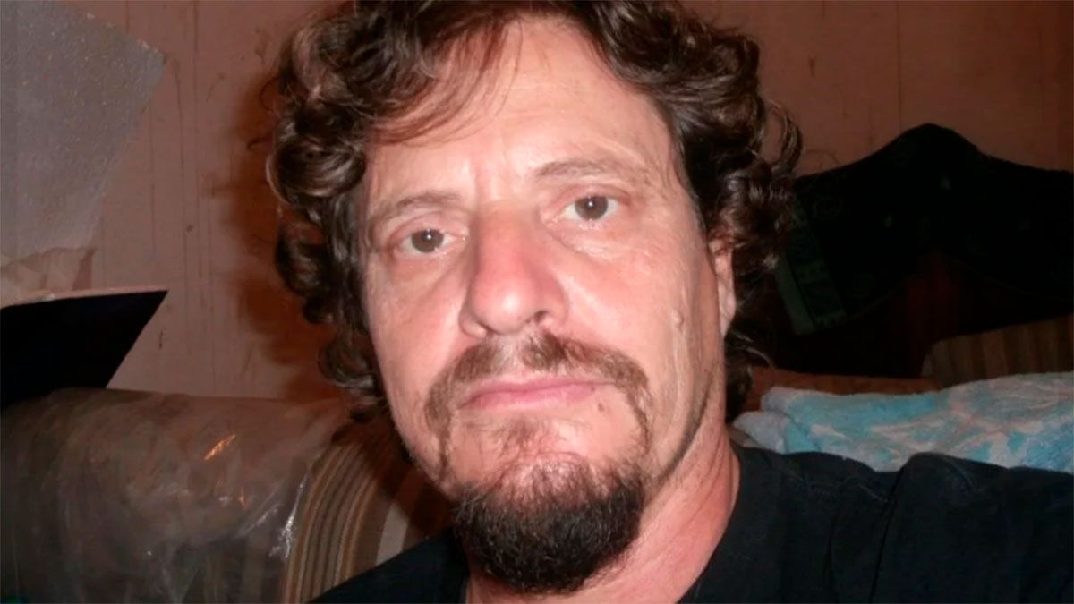 El estilista José Roberto Gomes Mendes fue asesinado por su amigo tras una discusión política por la elecciones en Brasil. (Foto Facebook).