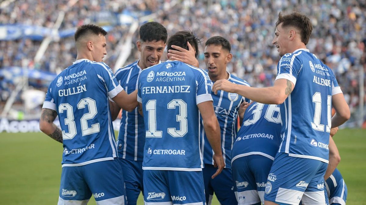 Godoy Cruz jugará ante Newells, en Rosario, con la misión de seguir en la senda triunfal.
