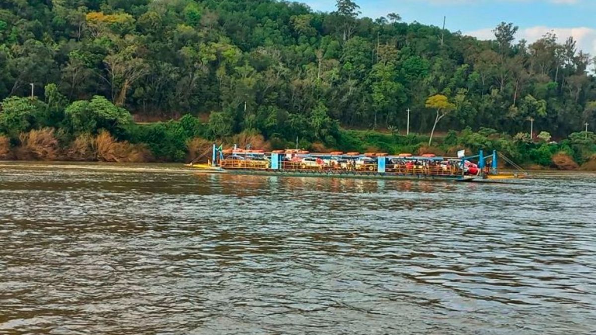 El pueblo Alba Posse es como una isla. El pueblo Alba Posse es como una isla.