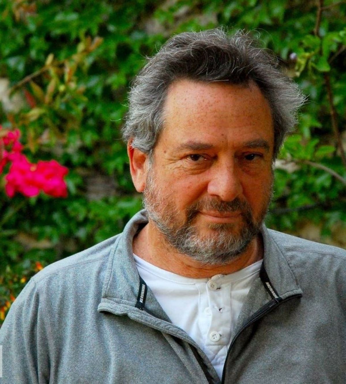 Daniel Guebel vive en Núñez y es hincha de River, pero no fanático. Prefiere ver a la Selección. Daniel Guebel vive en Núñez y es hincha de River, pero no fanático. Prefiere ver a la Selección.