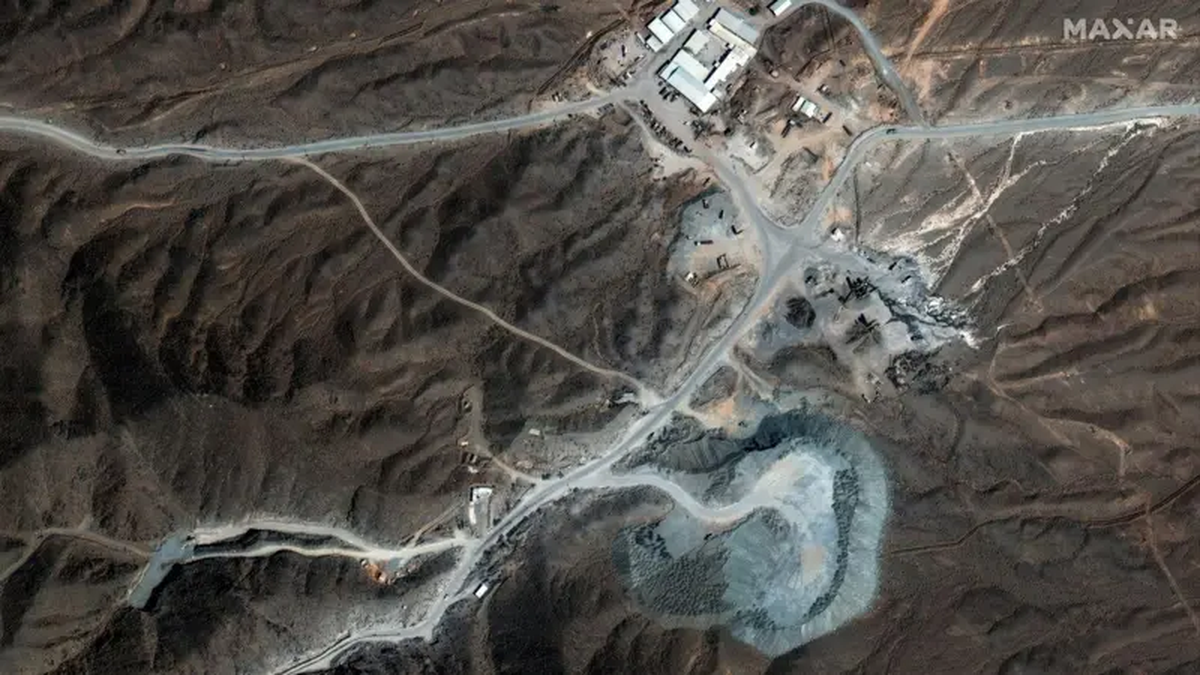 Imagen satelital del complejo nuclear en Natanz que fue atacado por Israel.