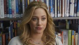 La actriz Natalie Bennett interpreta a Lili Reinhart en la película de Netflix.