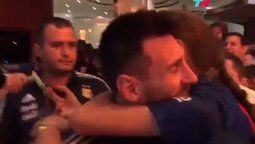 ¡Así te queremos! Messi rompió el protocolo en la previa de la final con Ecuador