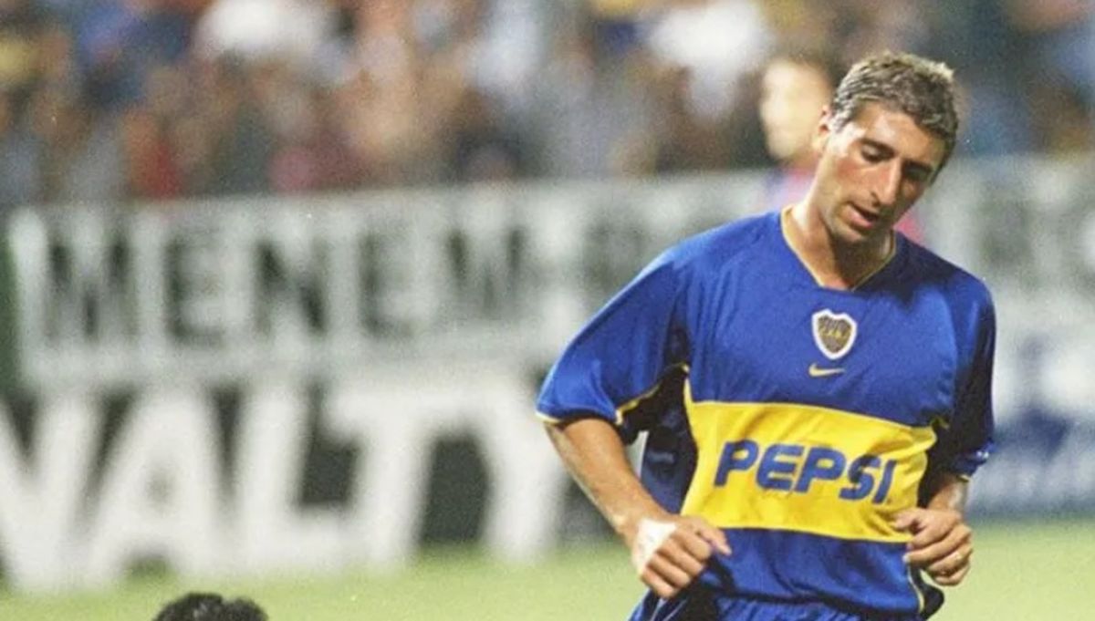 Ra&uacute;l Est&eacute;vez jugaba el torneo local mientras que los titulares disputaban la Copa Libertadores; igual sum&oacute; minutos en el certamen internacional.