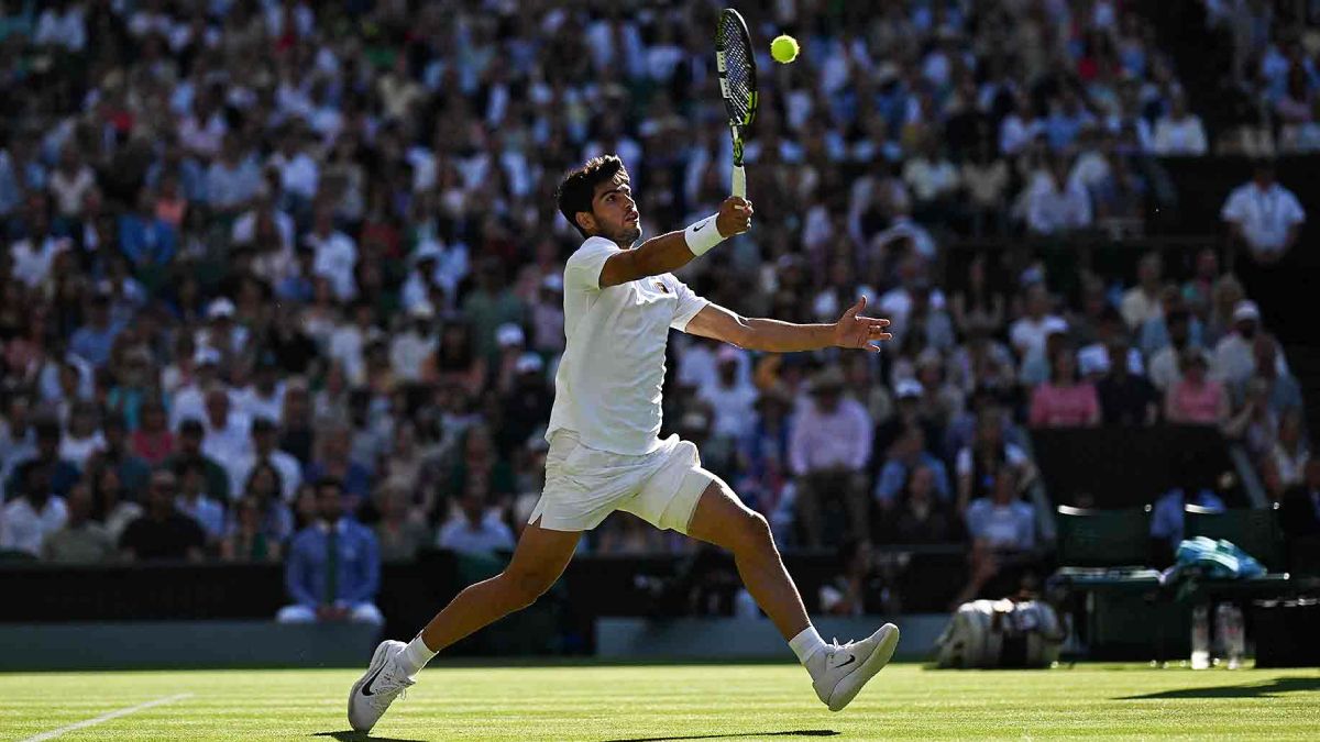 Carlos Alcaraz sigue su marcha hacia el título en Wimbledon. Le ganó a Norrie y enfrenta en semifinales a Taylor Fritz.