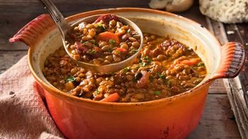 Cómo hacer Guiso de lentejas casero: la receta de otoño riquísima y abundante en menos de 1 hora Cómo hacer Guiso de lentejas casero: la receta de otoño riquísima y abundante en menos de 1 hora