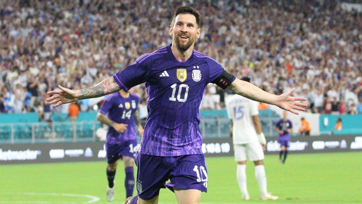 Lionel Messi maravilló a todos con un golazo para Argentina.