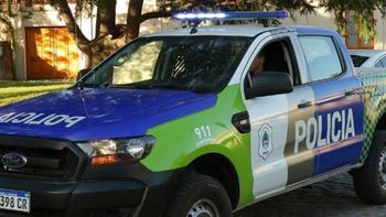 Una mujer de 80 años fue golpeada en la cabeza con un martillo y detuvieron a su nieto