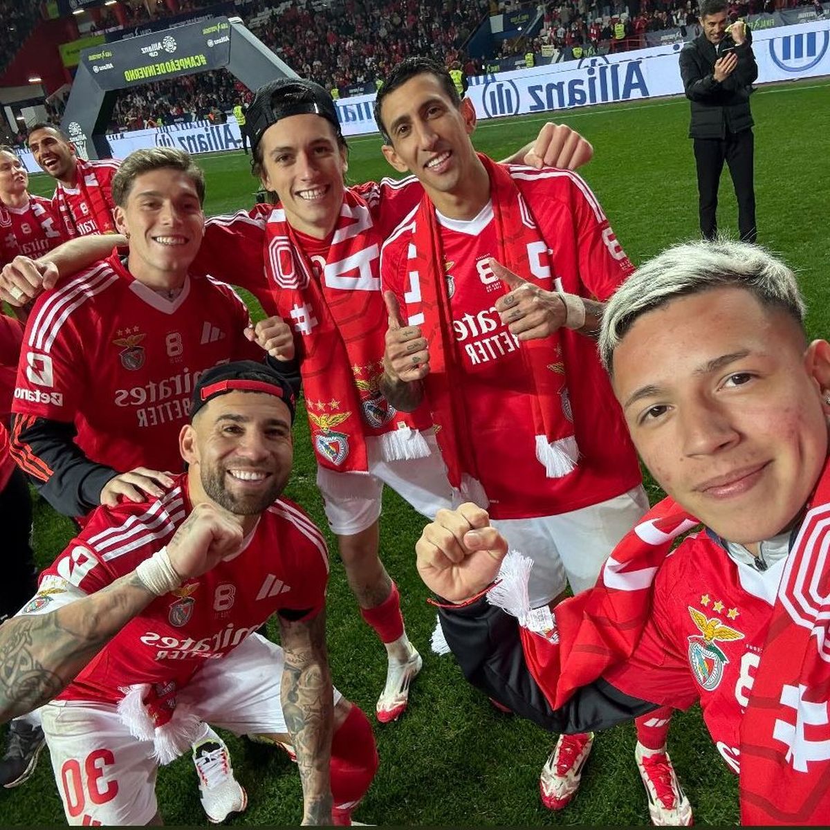 Ángel Di María con los argentinos del Benfica y el español Carreras. Ángel Di María con los argentinos del Benfica y el español Carreras.