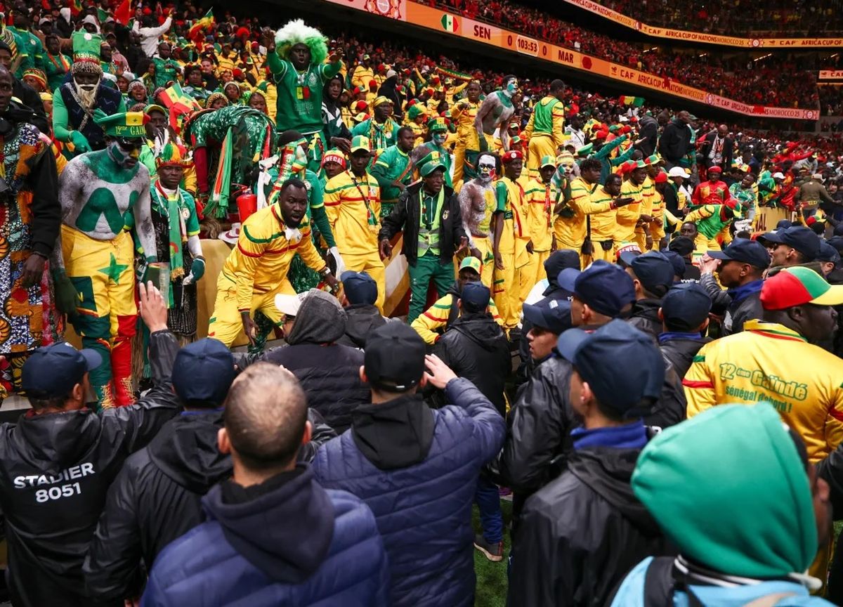 El técnico de Senegal recibió una dura sanción tras la final de la Copa África: puede perderse el Mundial