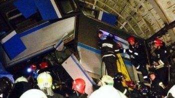 Tragedia en Moscú: 12 personas perdieron la vida al descarrilar un subterráneo de la capital rusa