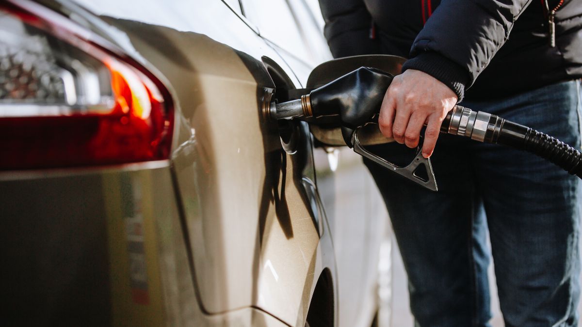 Cargar combustible: descuentos de hasta el 50% y promociones de Mayo