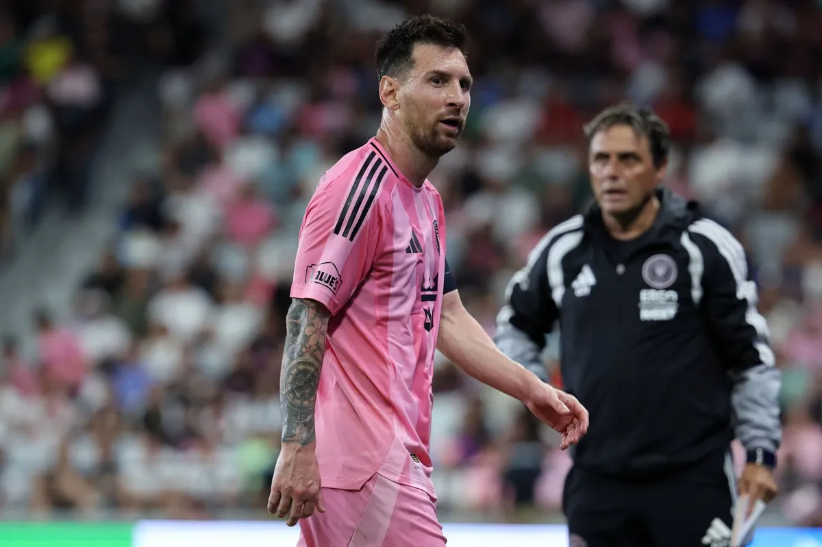 Messi y Hoyos no pueden ganar en el nuevo estadio.