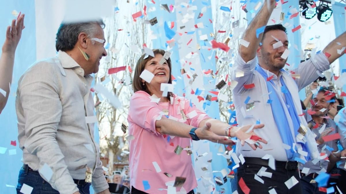 Alfredo Cornejo, Patricia Bullrich y Luis Petri en Mendoza, durante la última visita de la precandidata. Alfredo Cornejo, Patricia Bullrich y Luis Petri en Mendoza, durante la última visita de la precandidata.