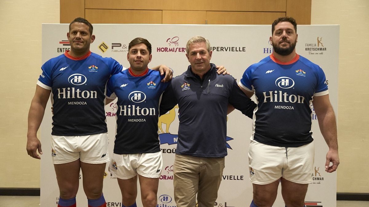 Los capitanes y el presidente de Teqüé.