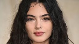 La actriz Deva Cassel interpreta a Angelica Sedara en la serie de Netflix.