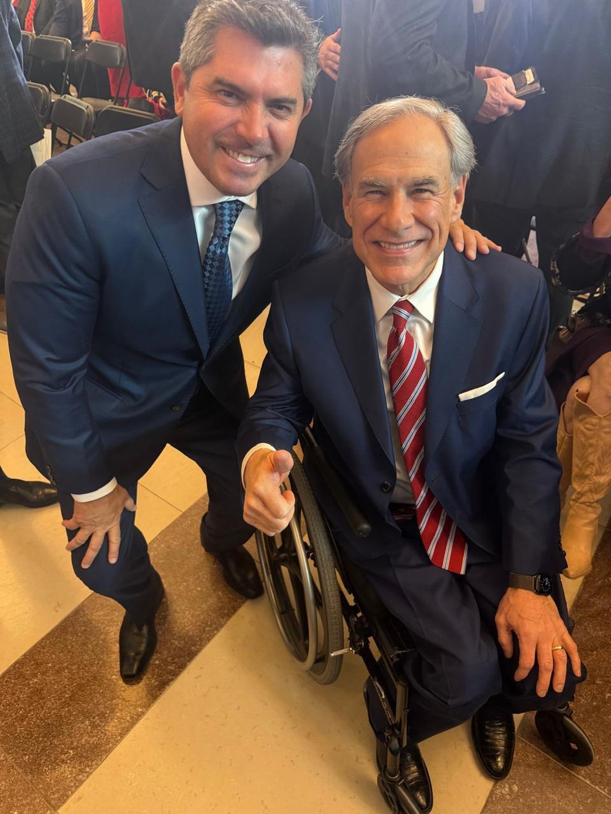 El gobernador de San Juan, Marcelo Orrego, junto al gobernador de Texas, Greg Abbott. El gobernador de San Juan, Marcelo Orrego, junto al gobernador de Texas, Greg Abbott.