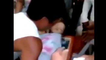 Video: una niña de 3 años despertó en su propio funeral