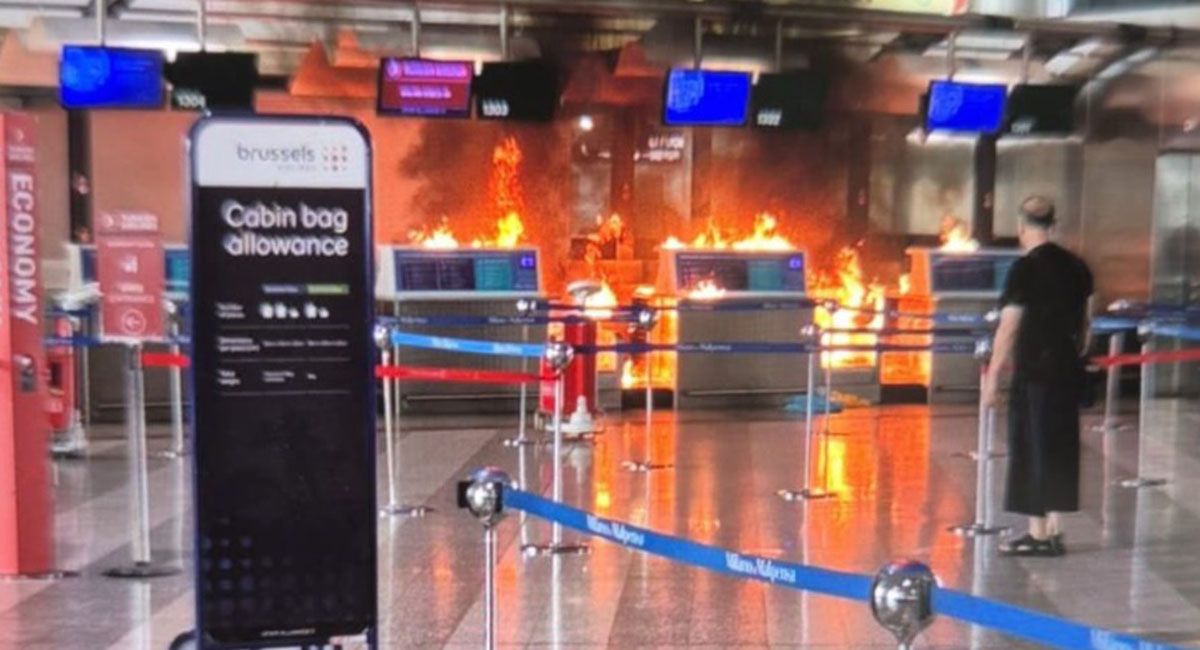 Un hombre provocó serios incidentes en un aeropuerto de Italia, destrozando varias pantallas y ocasionando un incendio Un hombre provocó serios incidentes en un aeropuerto de Italia, destrozando varias pantallas y ocasionando un incendio