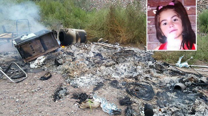 Marcha por Melanie Rodríguez: los vecinos pidieron justicia y quemaron bienes de los supuestos criminales