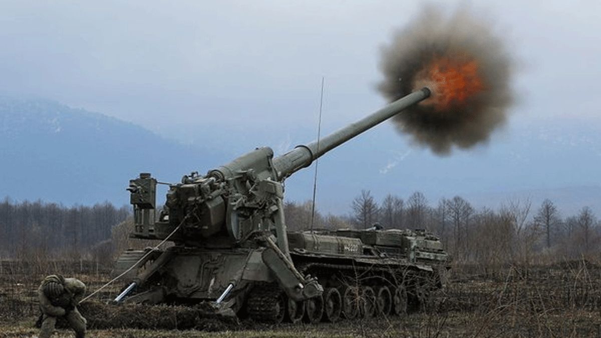La artillería y los bombardeos aeronáuticos están machacando la resistencia de las fuerzas ucranianas que defienden las ciudades del Este, en la región del Donbass, objetivo principal de Rusia en la actualidad.