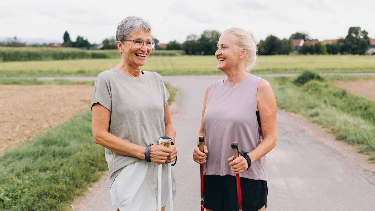 La marcha afgana puede darles grandes beneficios a los adultos mayores. La marcha afgana puede darles grandes beneficios a los adultos mayores.