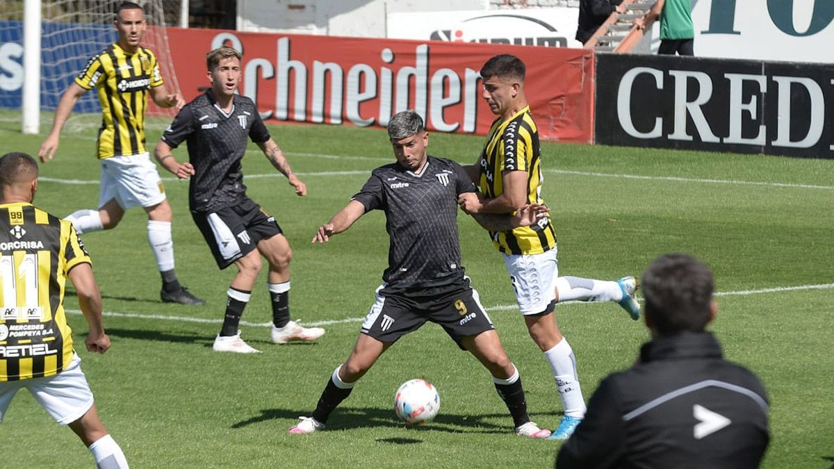 Gimnasia y Almirante Brown se sacaron chispas en el Parque