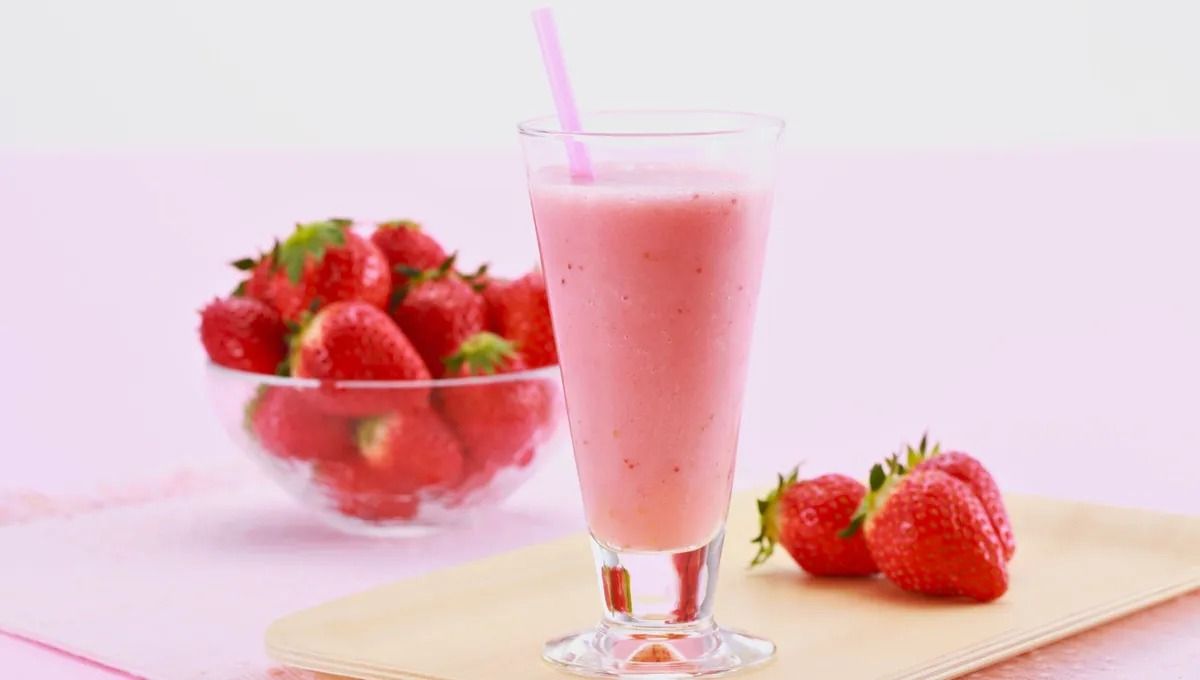 Smothie cremoso de palta y frutilla: sano, rico y perfecto para el desayuno o merienda. Smothie cremoso de palta y frutilla: sano, rico y perfecto para el desayuno o merienda.