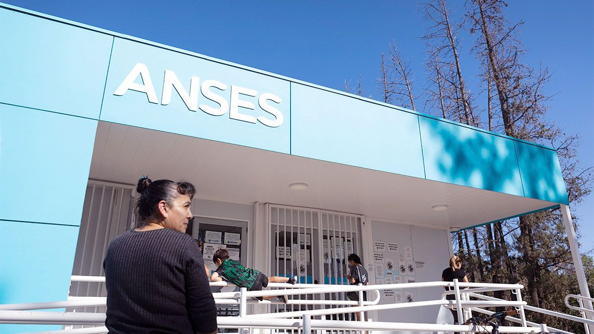 ANSES: se oficializó el bono de $70.000 para abril y se sabe quienes cobran la totalidad o una parte