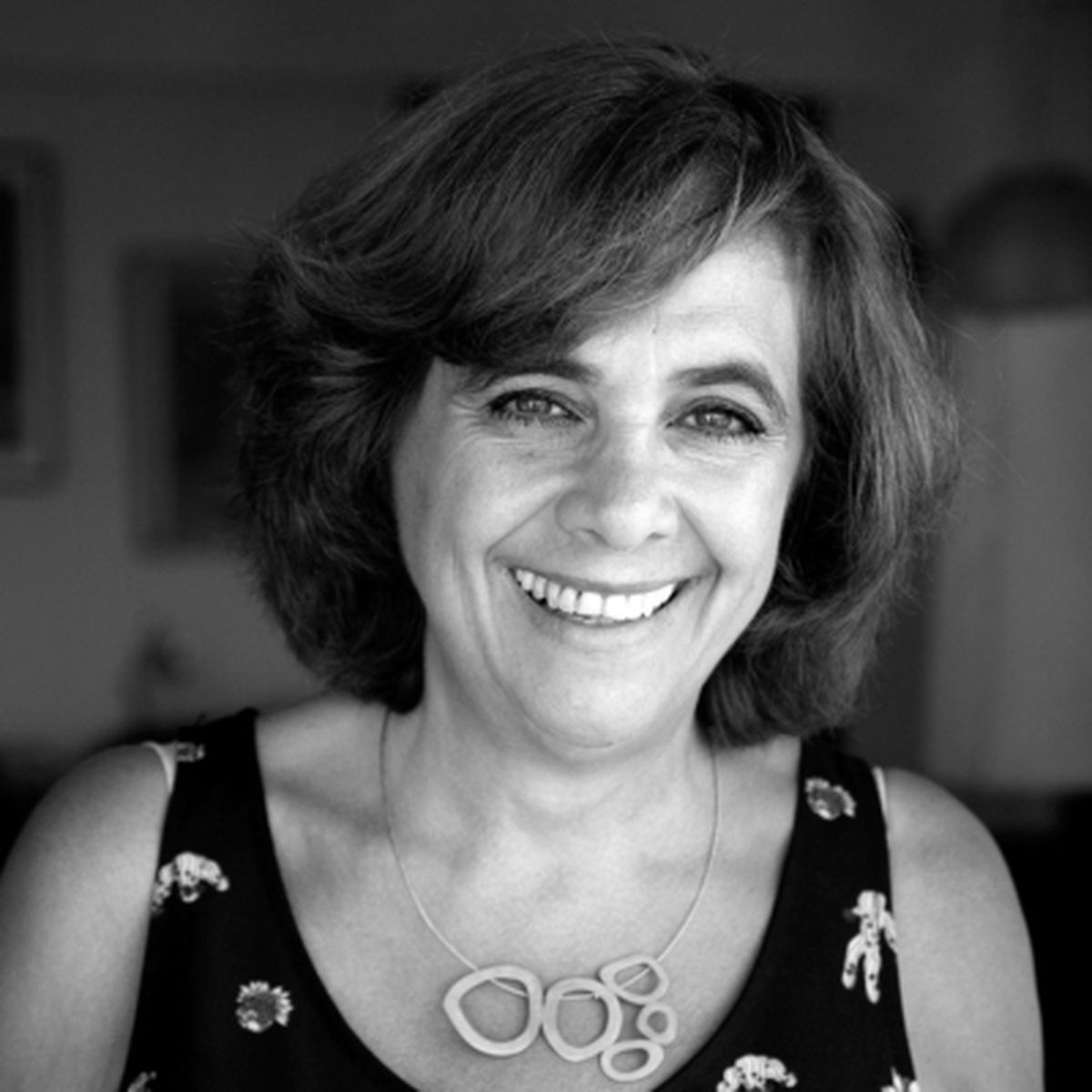 Ana María tiene muy buen sentido del humor. Ana María tiene muy buen sentido del humor.