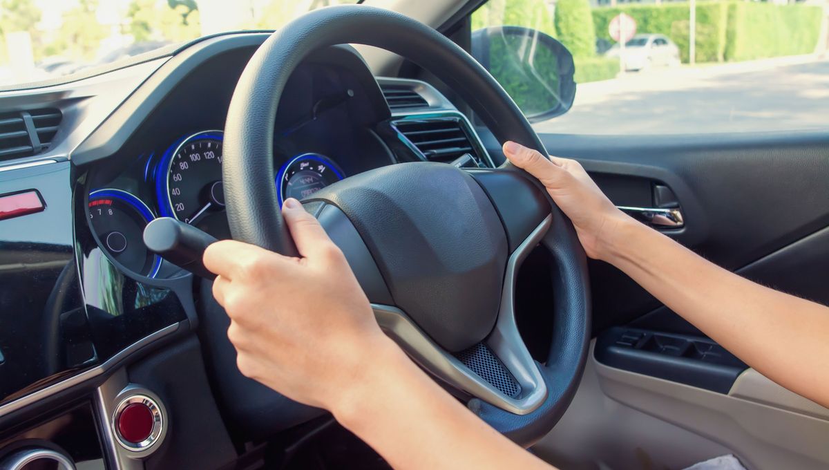 Vinagre en el volante del auto: por qué hay que rociarlo y para qué sirve