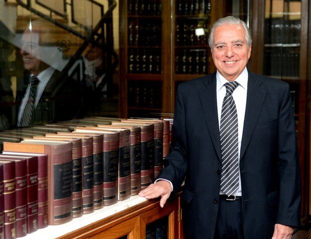 Julio Gómez, uno de los tres jueces de la Suprema Corte que resolvió el pleito laboral en favor del ex empleado de YPF SA, que ahora es funcionario provincial en el área Minería y Energía. Julio Gómez, uno de los tres jueces de la Suprema Corte que resolvió el pleito laboral en favor del ex empleado de YPF SA, que ahora es funcionario provincial en el área Minería y Energía.