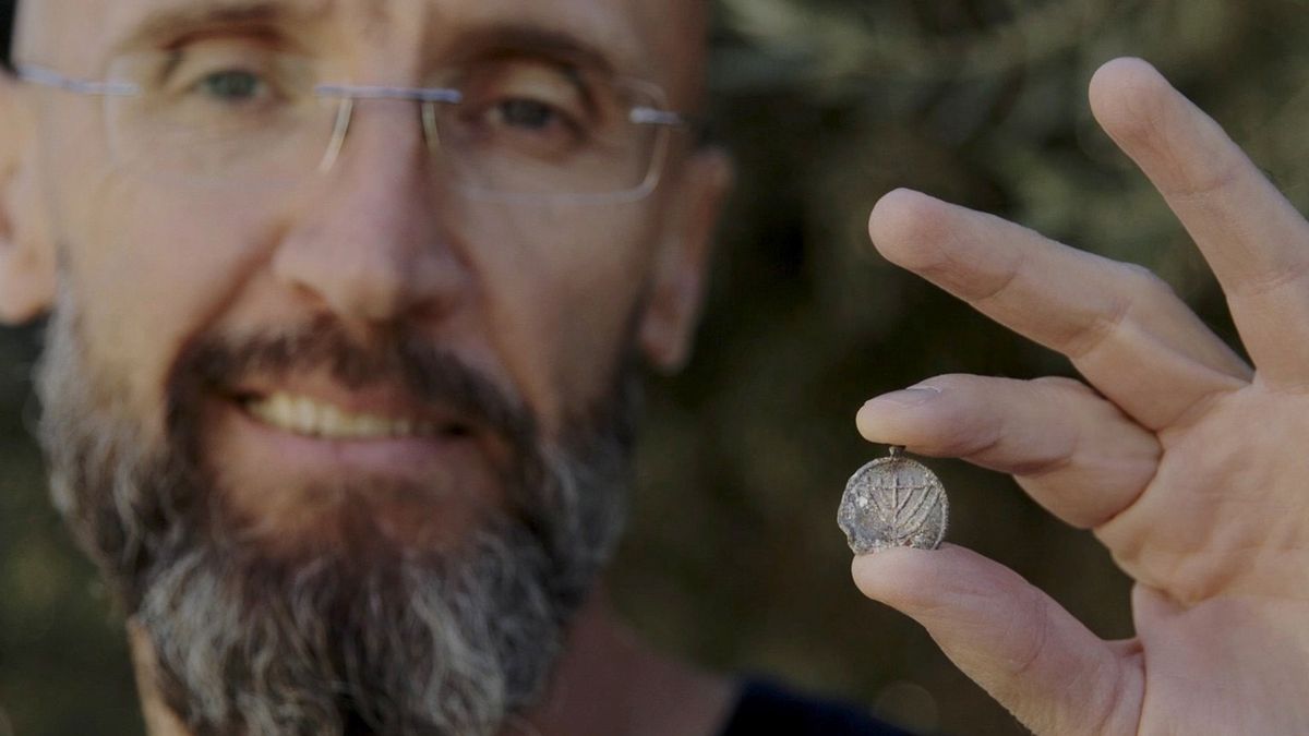 El medall&oacute;n encontrado en Israel.