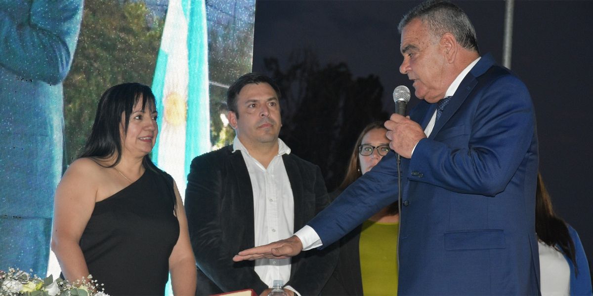 Edgardo González juró en Lavalle.