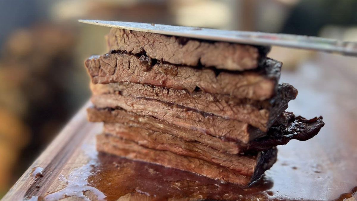 Asado nivel dios: la mayoría de los cortes de carne que se asan a la parrilla, quedan para chuparse los dedos.