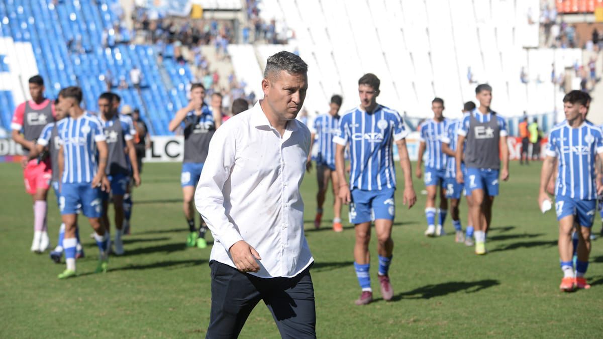 Diego Flores dijo que hay un hincha Vip que se dedica a destruir.