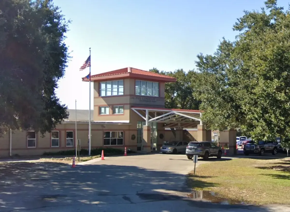 La maestra Olivia Marie Smith trabajó como vicedirectora en la escuela Oak Park. La maestra Olivia Marie Smith trabajó como vicedirectora en la escuela Oak Park.