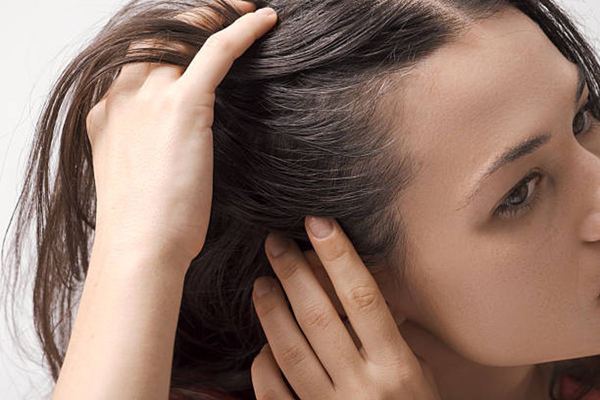 Decile adi&oacute;s a las canas con este tinte casero.