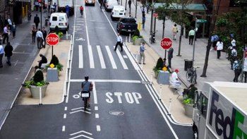Cuando la pintura no basta: Ciclovías en el mundo