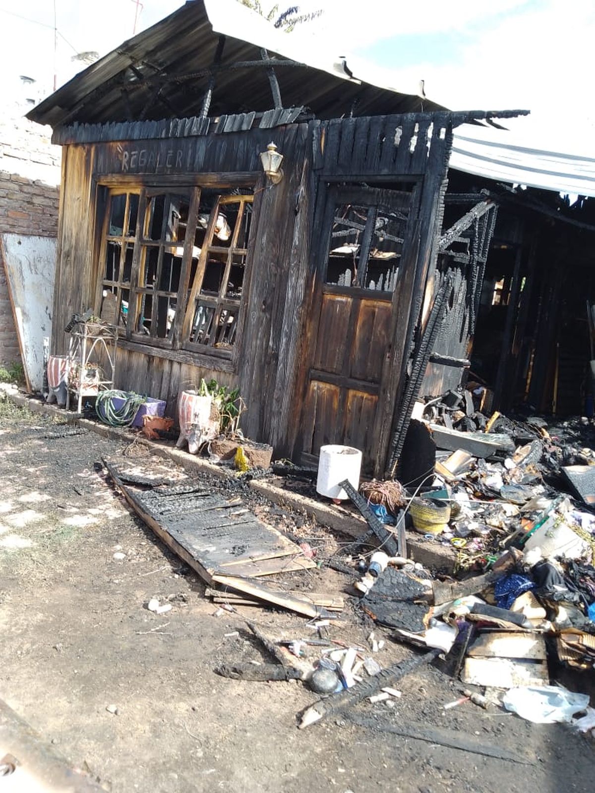 Daños materiales y pérdidas por el fuego.