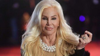 Susana Giménez salió a pasear en Uruguay y se olvidó de usar el barbijo