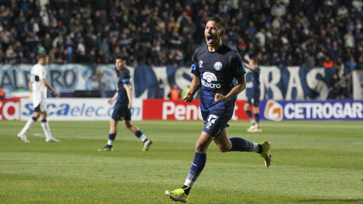 Lautaro Ríos volverá a ser titular en la Lepra. Lautaro Ríos volverá a ser titular en la Lepra.