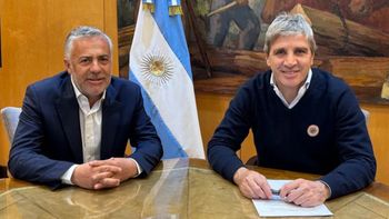 Cornejo acordó con Caputo un borrón y cuenta nueva de deudas que deberá refrendar la Legislatura Cornejo acordó con Caputo un borrón y cuenta nueva de deudas que deberá refrendar la Legislatura