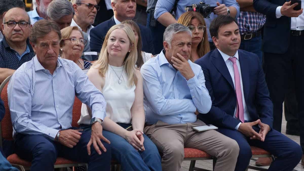 Rodolfo Suarez, Hebe Casado y Alfredo Cornejo, junto a Francisco Lo Presti. Rodolfo Suarez, Hebe Casado y Alfredo Cornejo, junto a Francisco Lo Presti.