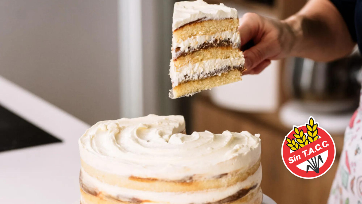 Puedes rellenar tu bizcochuelo con crema y dulce de leche. Puedes rellenar tu bizcochuelo con crema y dulce de leche.