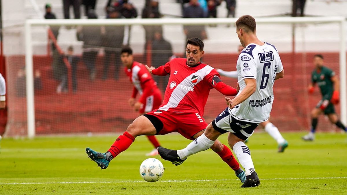 Maipú enfrenta a Quilmes en el Omar Higinio Sperdutti.&nbsp; &nbsp; Axel Lloret/UNO.