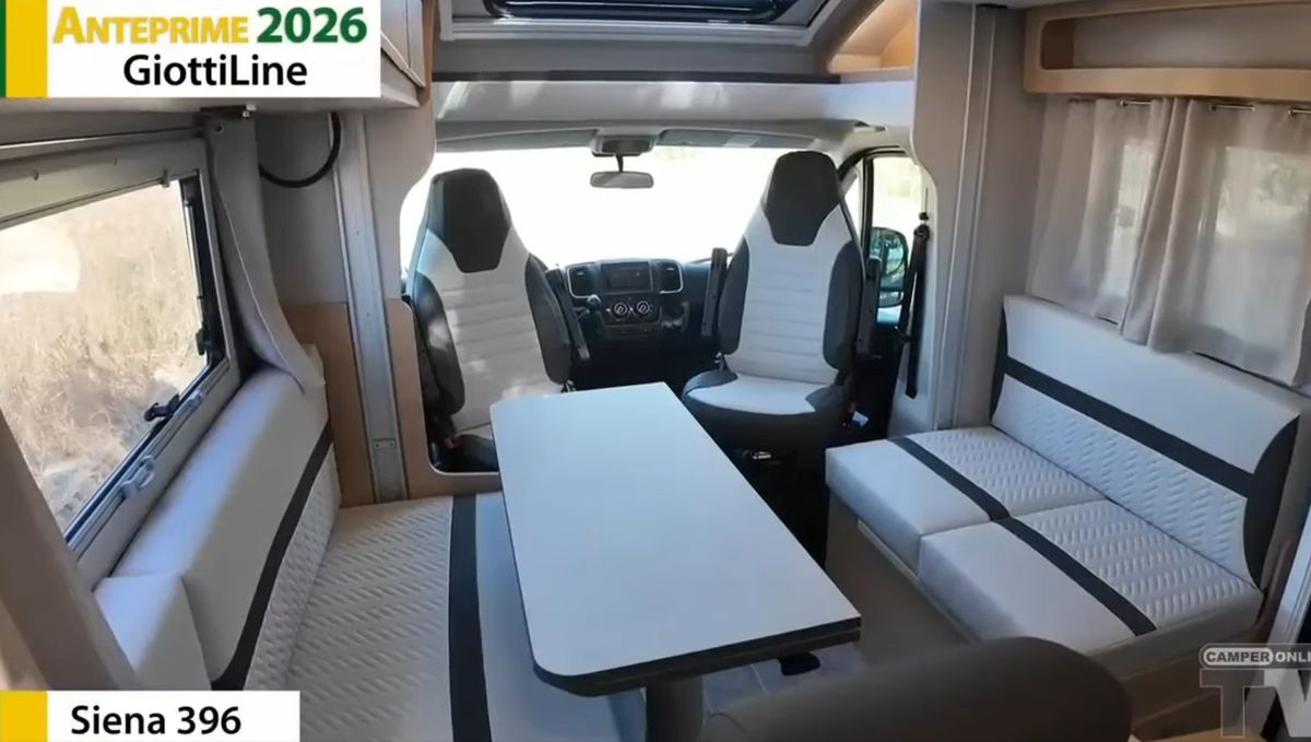 La comodidad de esta casa rodante se siente también tras el volante. La comodidad de esta casa rodante se siente también tras el volante.