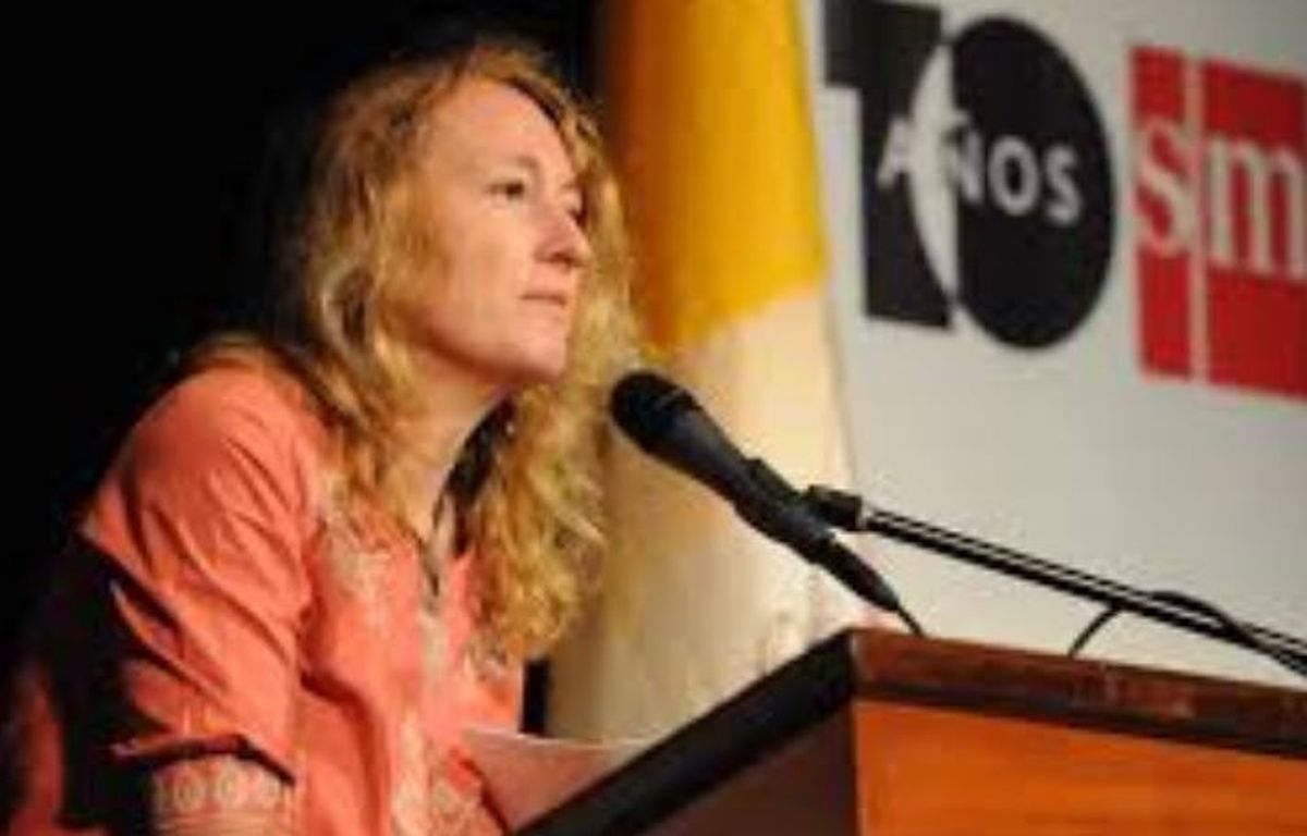 Elisabetta es una experta vaticanista.