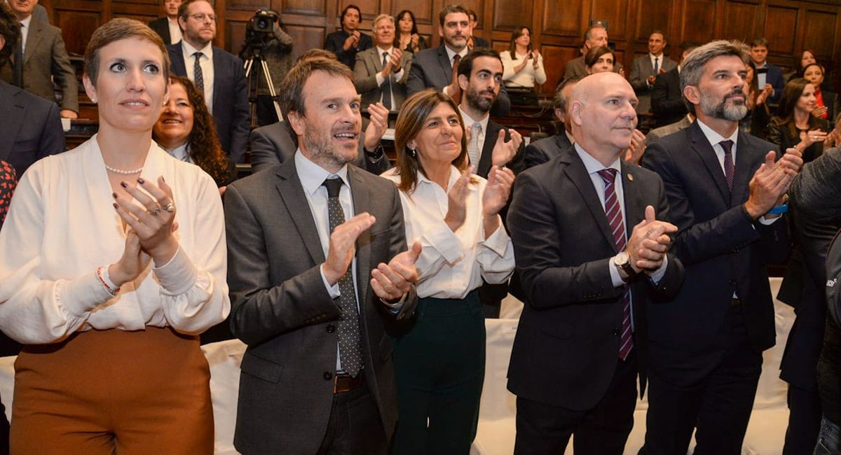 Los diputados nacionales Jimena Latorre y Lisandro Nieri; la senadora Mariana Juri; el presidente de la Suprema Corte, Dalmiro Garay, y el intendente de Ciudad, Ulpiano Suarez.