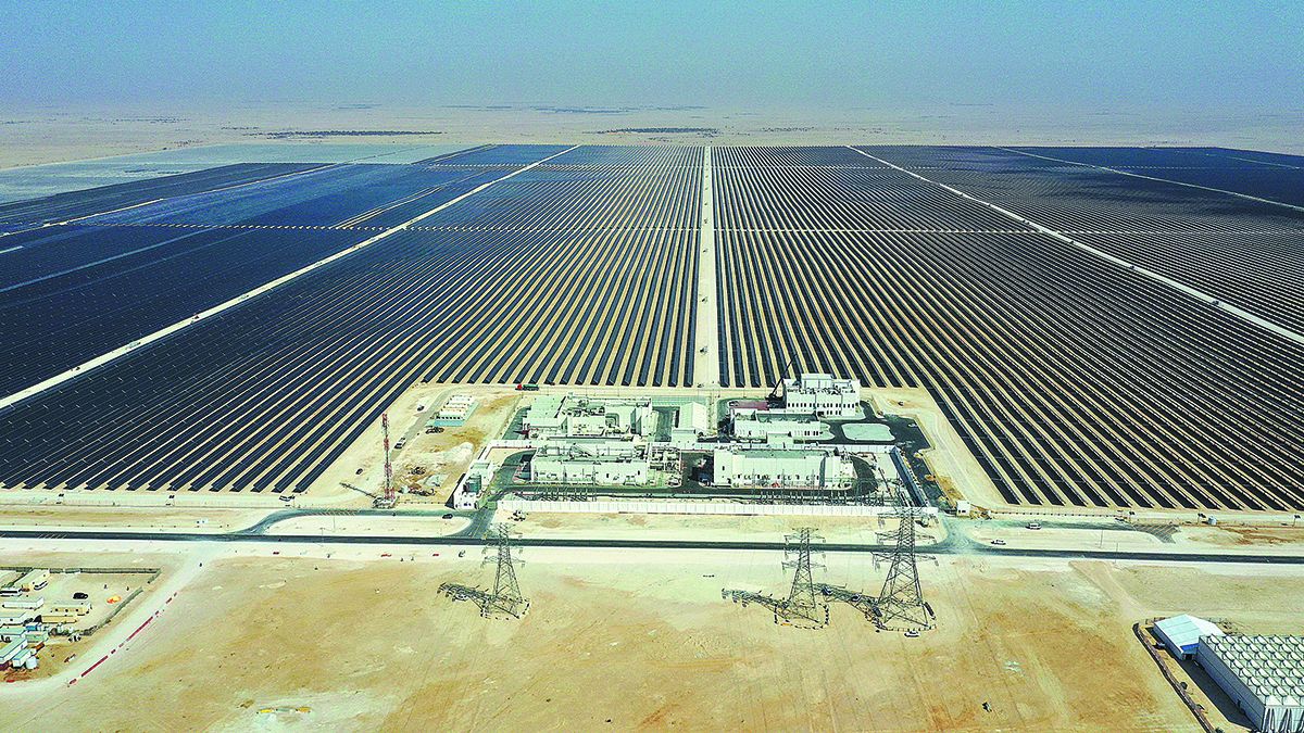 La central fotovoltaica de Al Kharsaah, la primera planta de energía solar a gran escala de Qatar, fue construida por una compañía china. PARA USO DE CHINA DAILY